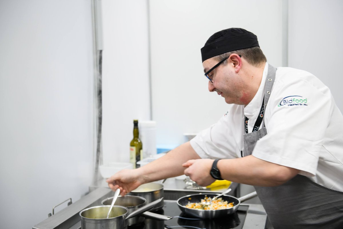 🎉 Big news! 🎉 Our very own Warwick Conferences chef, David Webb, has been awarded the bronze accolade at the TUCO competition in the Best British Challenge! Congratulations, David! #WarwickConferences #TUCO 🏆