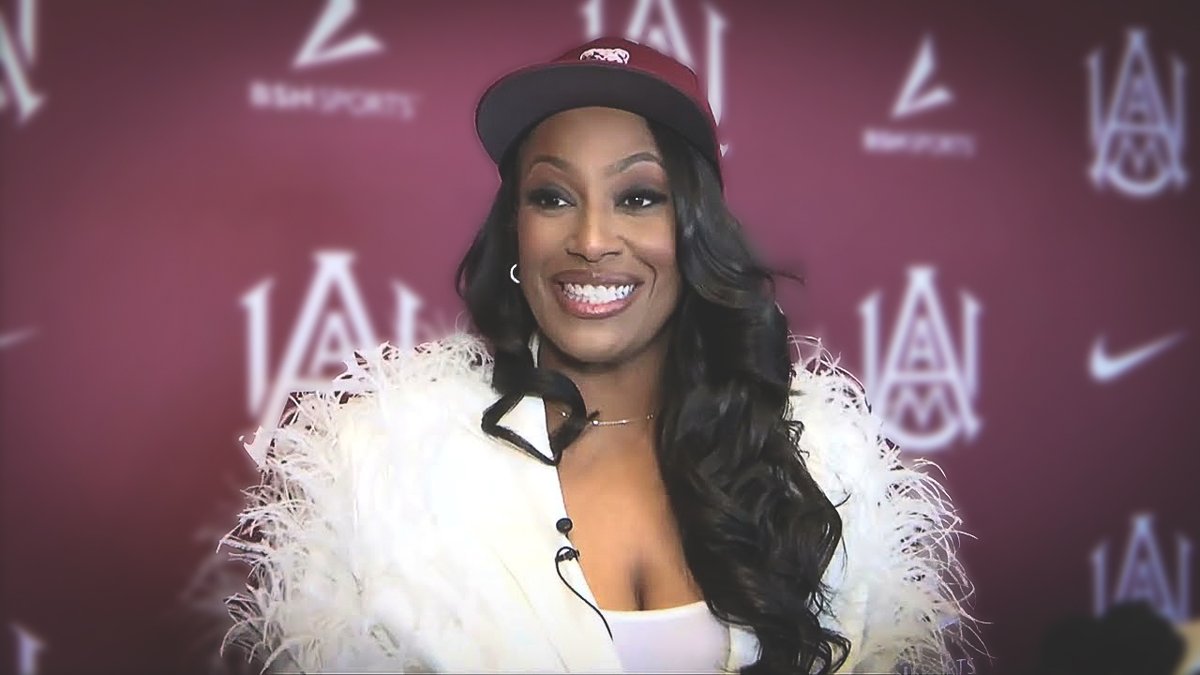 theehbcusports1's tweet image. Dawn takes her talents to Huntsville! Get the full story here: thehbcusportswire.com/news/meet-coac…
.
.
#AAMU #dawnthorton #aamuwbb #huntsville