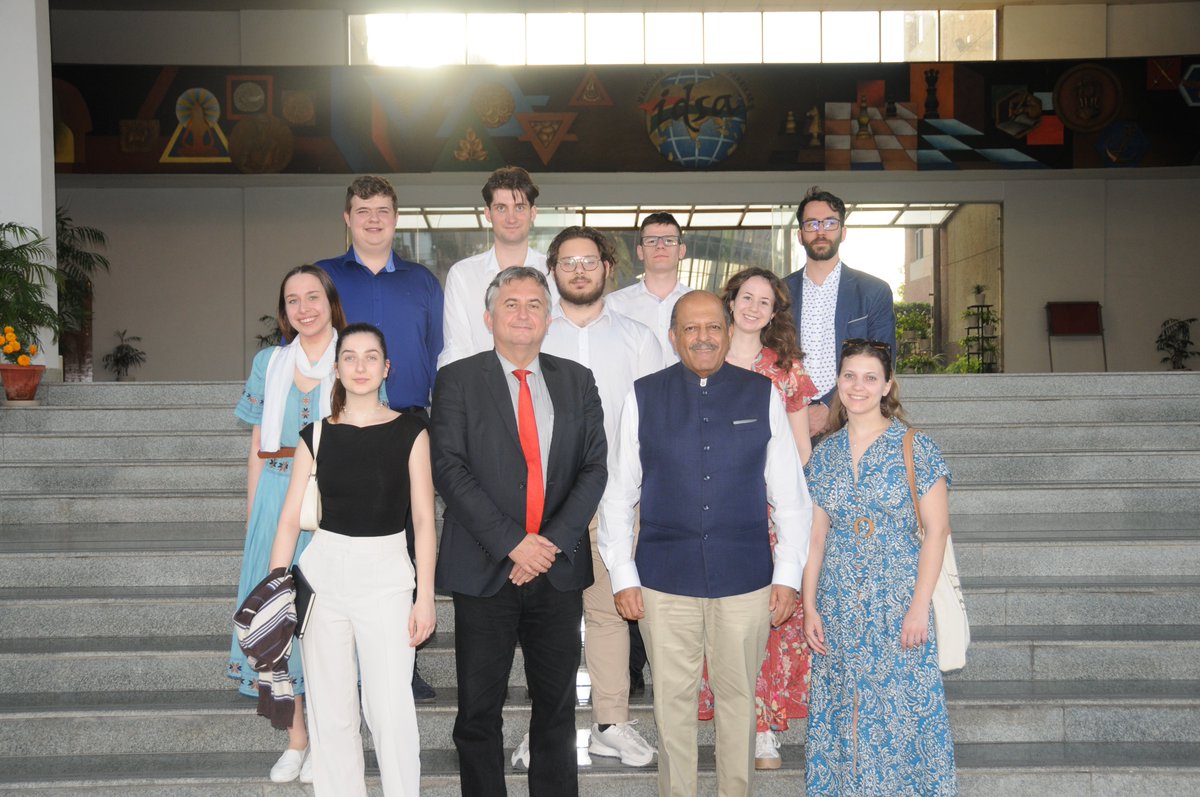 DG @IDSAIndia @SujanChinoy delivered an address on India's foreign policy & national security challenges & interacted with faculty & students of MCC International Relations School @MCC_Budapest during their study tour to New Delhi.