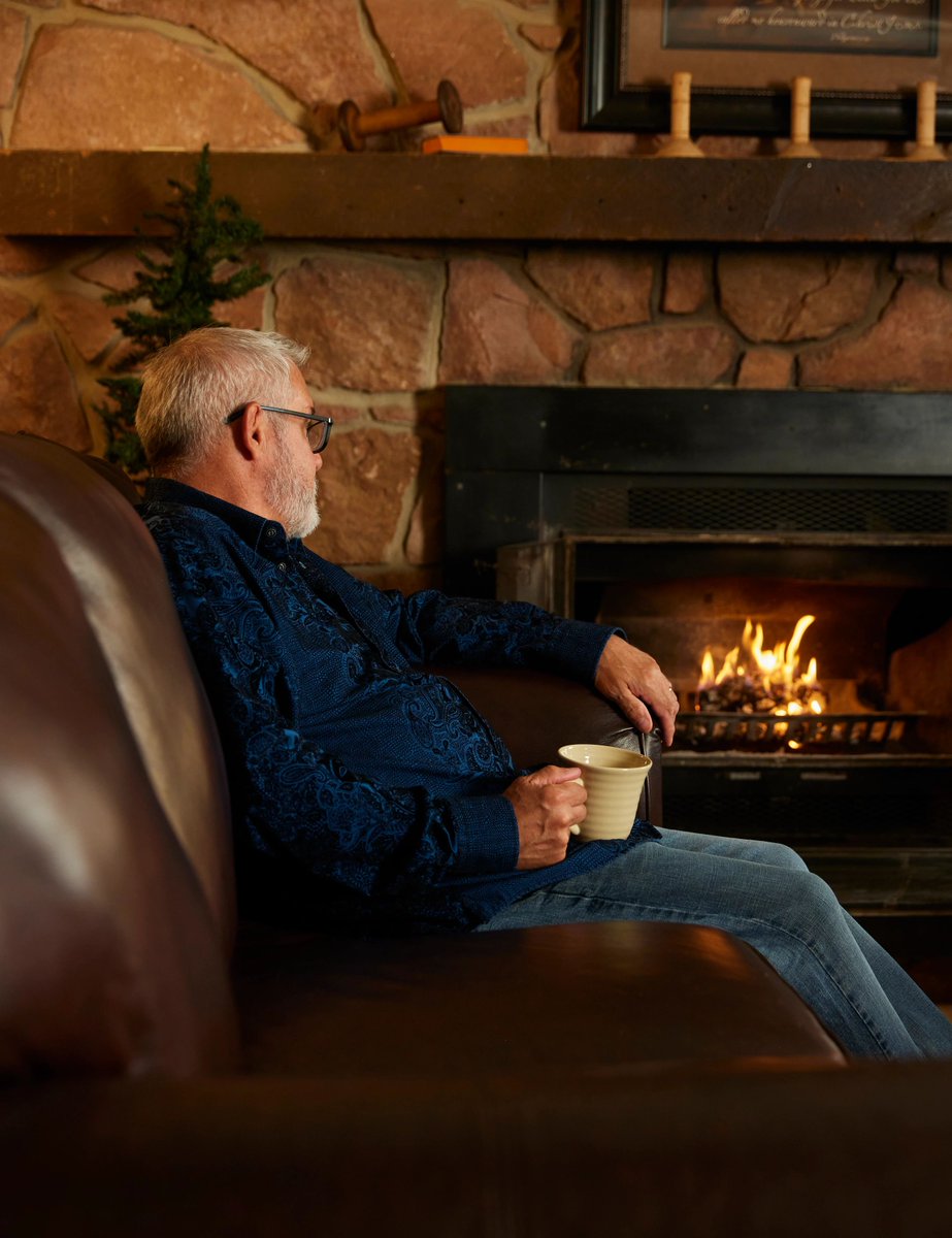 '⭐️⭐️⭐️⭐️⭐️ Extremely consistent burning rate. Fire and heat last about three hours just like the rest but there's no guess work. This thing is going to burn and burn consistently.' - Phil, #Walmart Verified Purchaser #Envirolog #fireplace #comfort