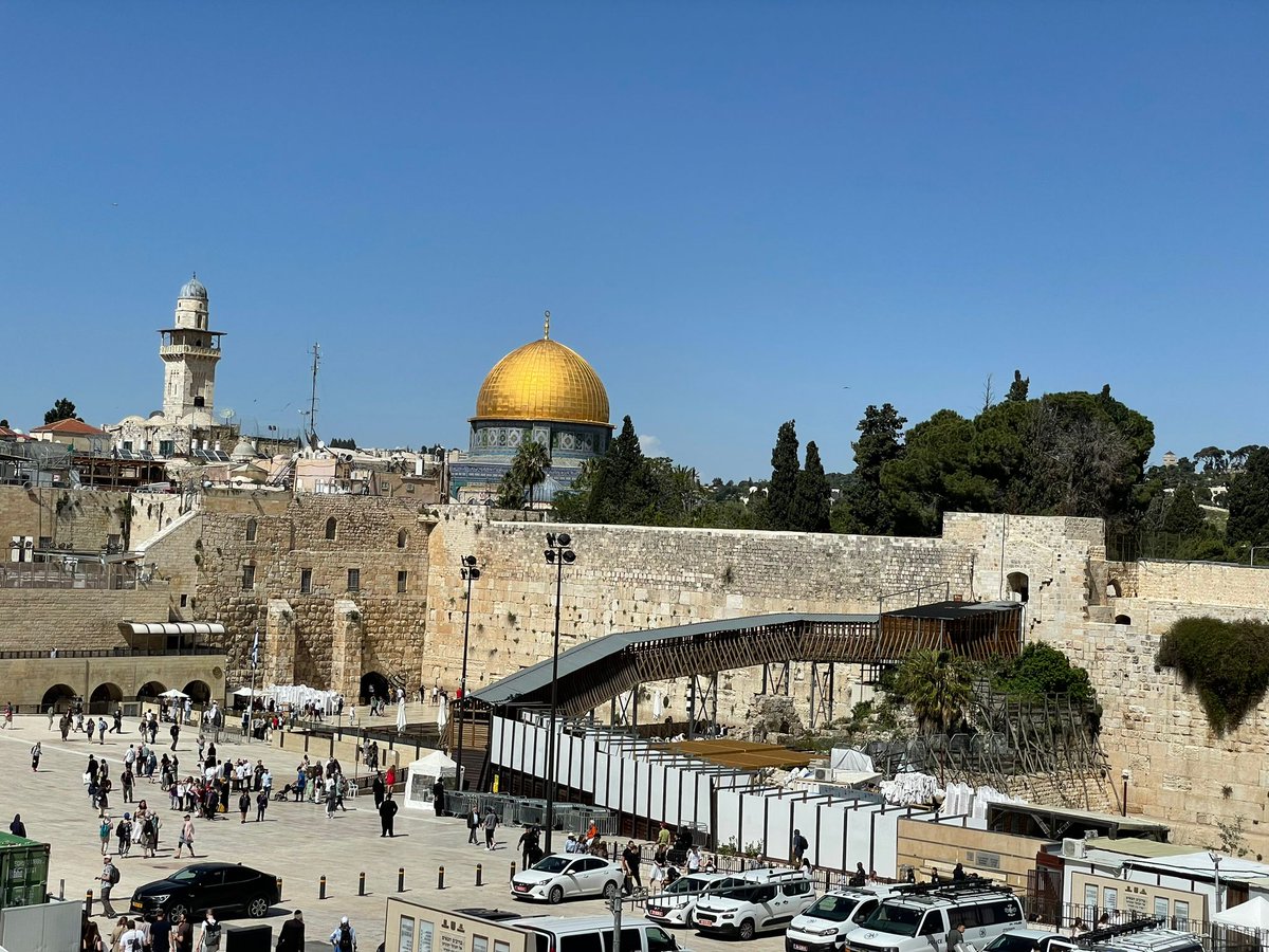 The Western Wall, the Wailing Wall or the #Kotel is the most religious site in the world for the #Jewish people.
Located in the Old City of #Jerusalem it is the last remaining outer wall of the ancient Jewish temple
#westernwall #judaism #jews #jewishculture #iloveisrael #israel