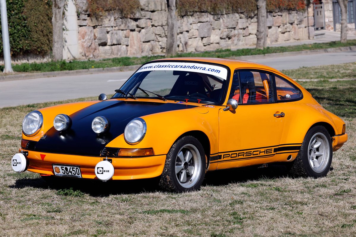 _THE_MARKET_'s tweet photo. Live Auctions | Not one, but TWO fantastic, competition prepared racers with FIA Papers 🏁

1973 BMW 2002 Tii
https://t.co/eVIRo0mVlH

1975 Porsche 911 2.7 S/T Recreation
https://t.co/MDXFpZFhLP https://t.co/1KUI2XGHRN