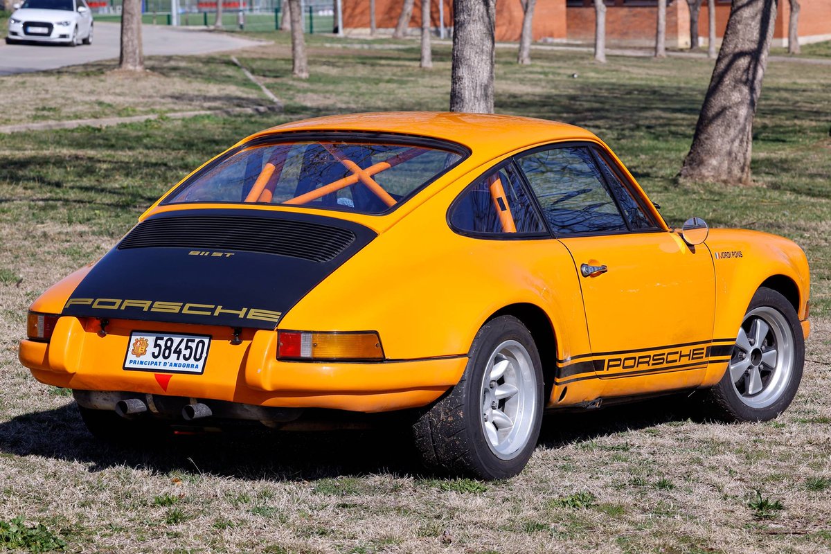 _THE_MARKET_'s tweet photo. Live Auctions | Not one, but TWO fantastic, competition prepared racers with FIA Papers 🏁

1973 BMW 2002 Tii
https://t.co/eVIRo0mVlH

1975 Porsche 911 2.7 S/T Recreation
https://t.co/MDXFpZFhLP https://t.co/1KUI2XGHRN