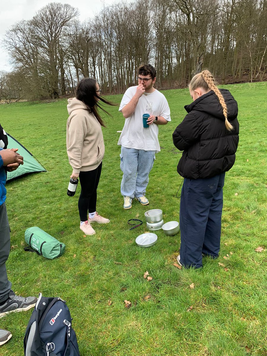 Last Friday we took our new Silver Duke of Edinburgh group to Harewood where we practised putting up tents and using trangias. The group did really well. @Leeds_Childrens @LeedsHospitals