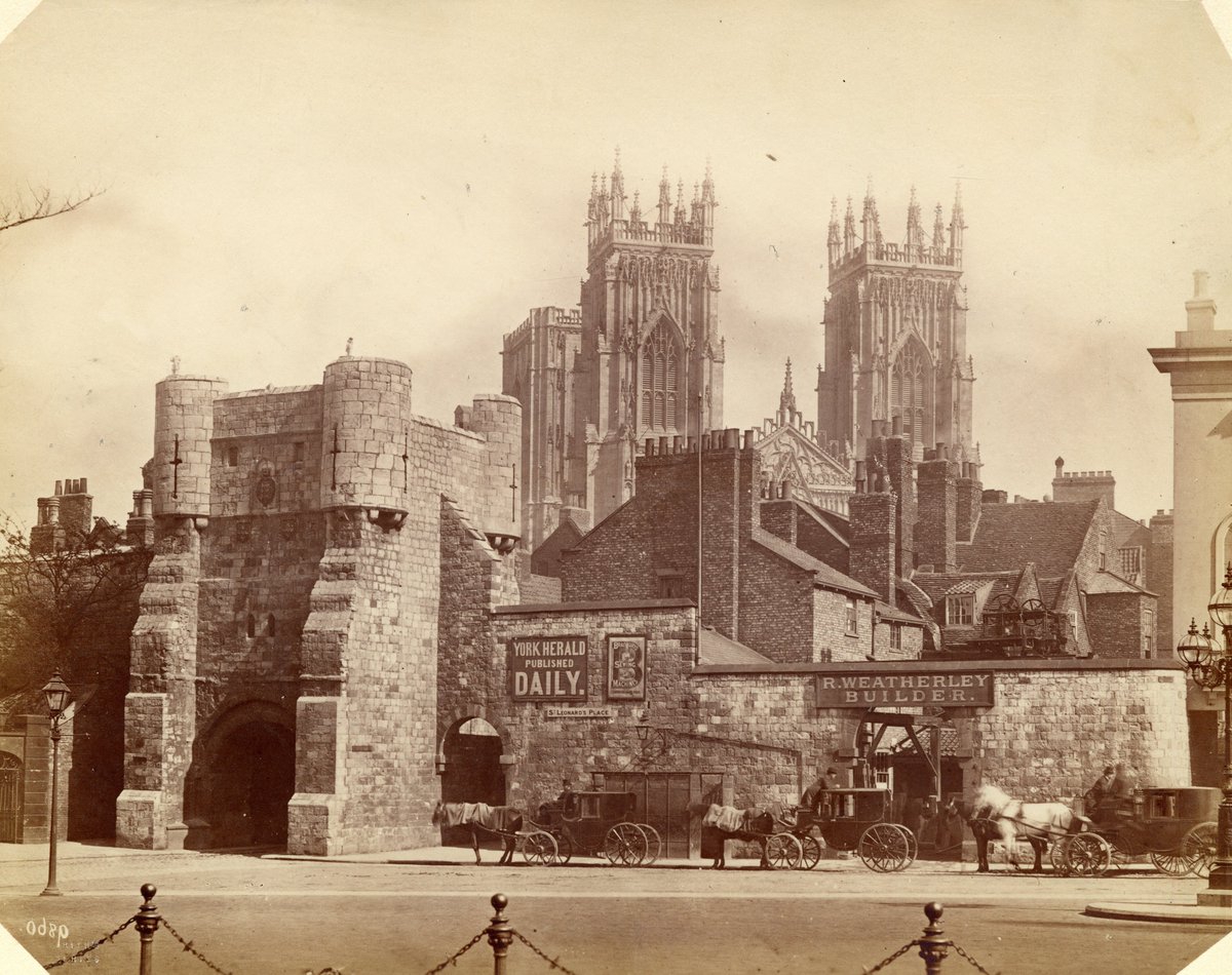Interested in the history of York's bars? This blog post by Grace Cook is the first in our series from our volunteers from @yorkstjohn that worked on cataloguing, repacking and transcribing information from some of our rich photographic collections. citymakinghistory.org/2024/04/08/a-p…