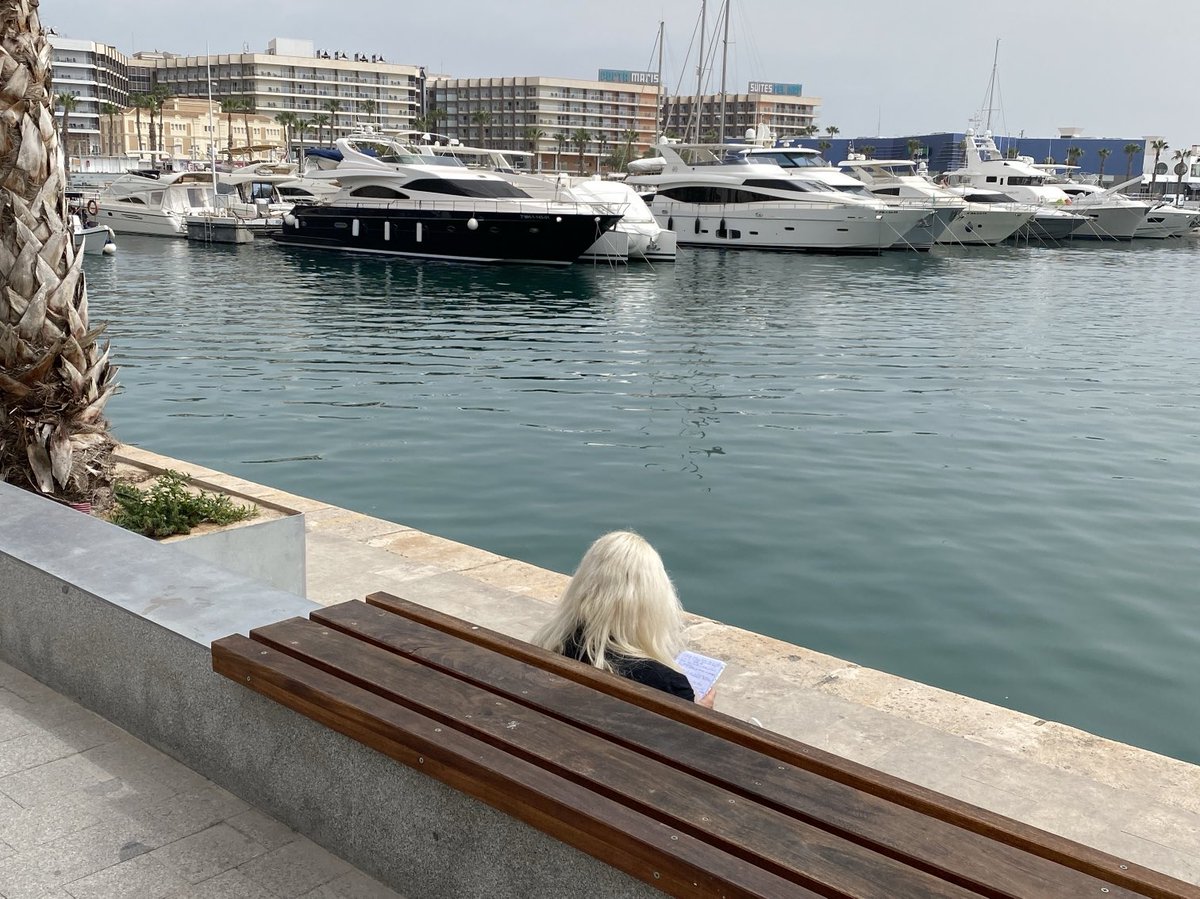 ⁦@realclintonb⁩ spotted in Alicante #ManCityonTour