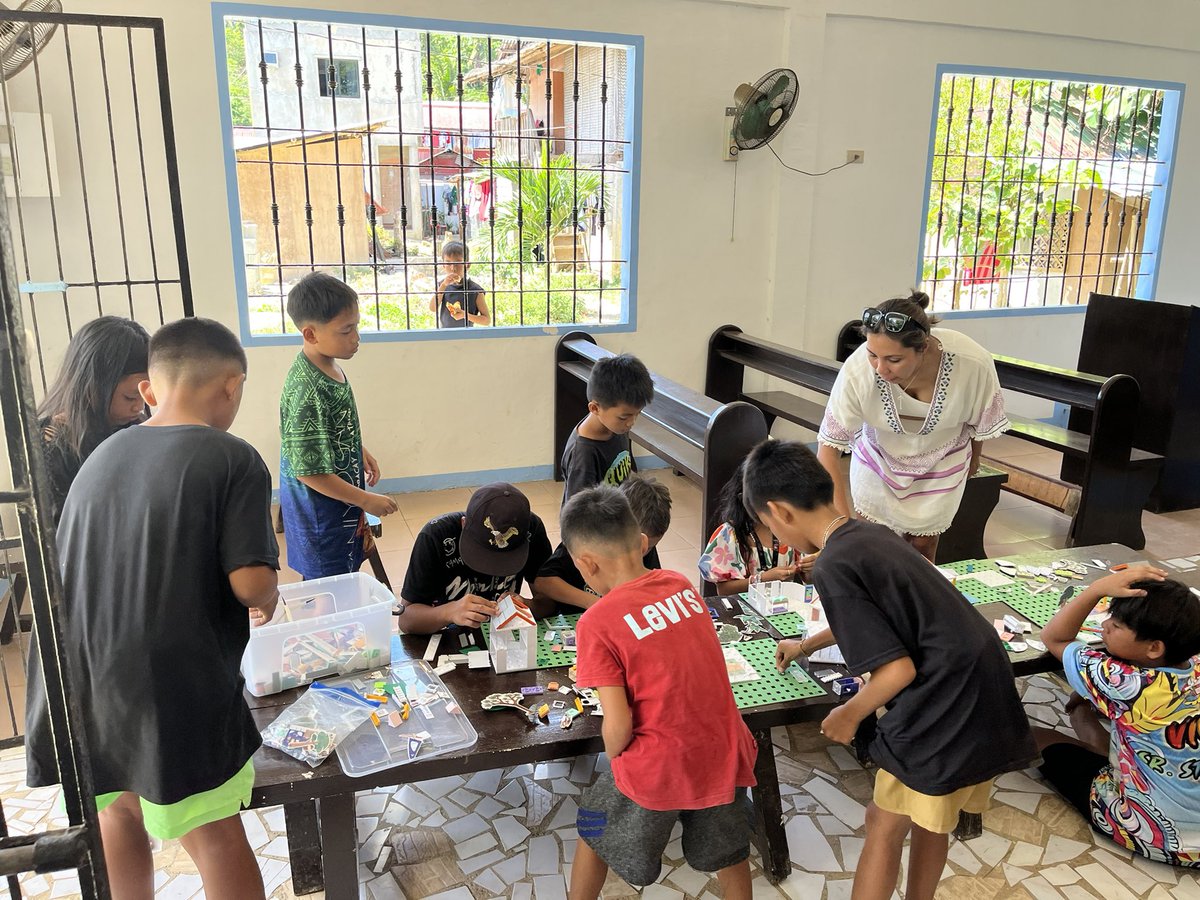 Busy building with Arckit in the little village of Pina-Augon  #pinaungon #boracay #philippines