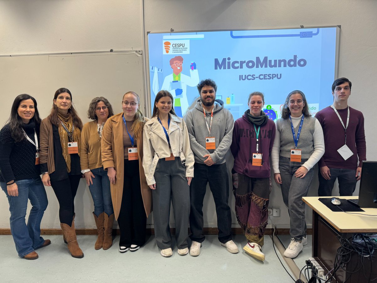 MicroMundo_IUCS's tweet image. 📌Today we had the 1st session of @MicroMundo_IUCS team 1 acting in the 9th grade of the Cristelo TEIP School!
Great enthusiasm between schoolchildren and our university students towards the potential discovery of a new antimicrobial! 💊 Follow us!
@Cespu_Ensino @TOXRUNIUCS