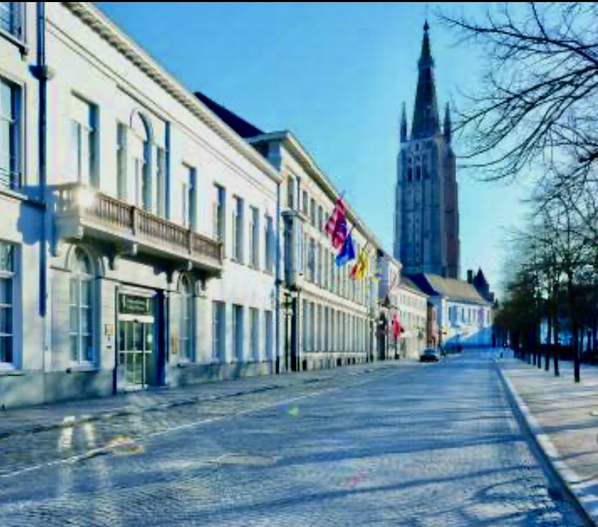 ElenLazarou's tweet photo. Last week was a great one for engagement with young people. Very much enjoyed giving a seminar at the Chair in Transatlantic Trade and Economy @collegeofeurope &amp; participating in the jury for doctoral researchers’ projects under the #CHERN network - an EU Commission COST action. https://t.co/9NL5GMZOeB