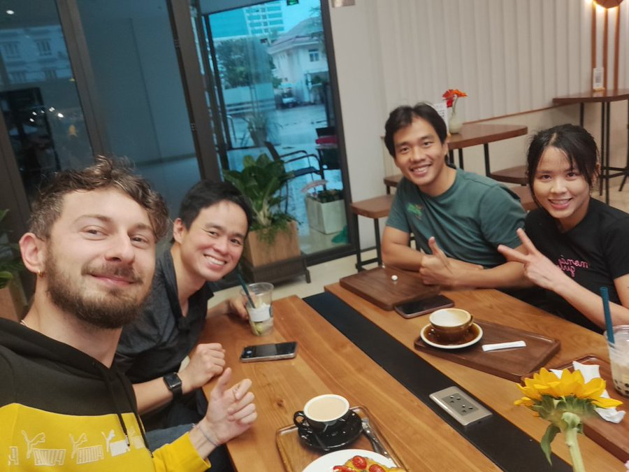 "My solopreneur story: zero to $45K/mo in 2 years"

The most WILD user journey with an indie hacker KING, Tony! <a href="/tdinh_me/">Tony Dinh</a>

It involves AI, an unreleased beta product, Perplexity, and an article from 2023.

3 LESSONS too, buckle up for a story!

1. It starts today with me testing