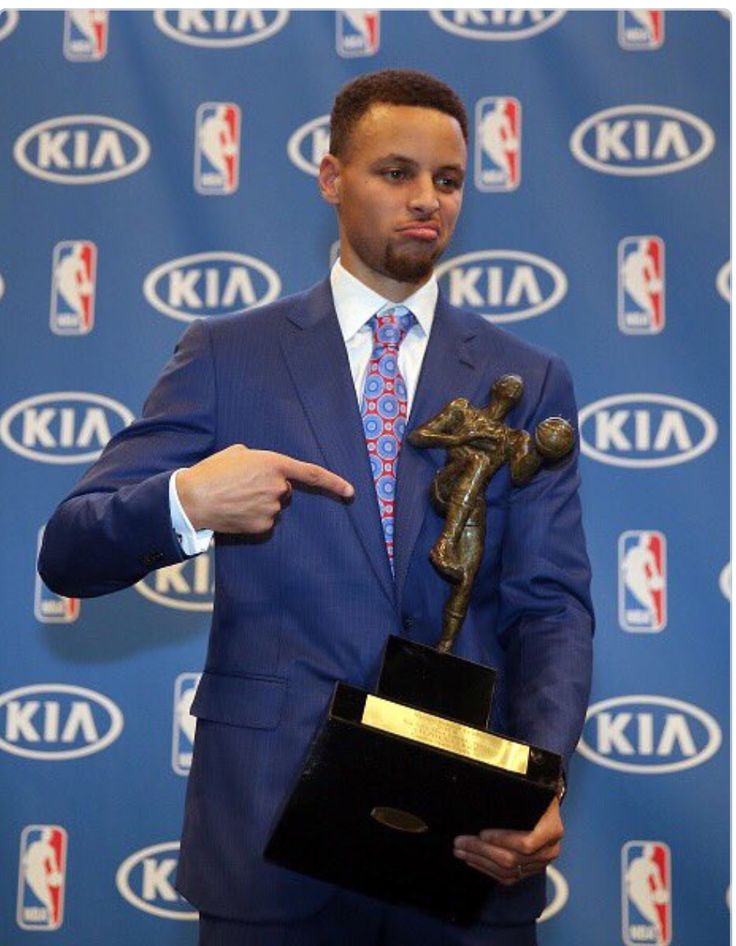 Jalen Brunson is the 2nd player in NBA History to average at least 28 PPG, 6 AST, 39% 3P, and a +400 +/- or better. The other player? 2015-16 Unanimous MVP Stephen Curry.
