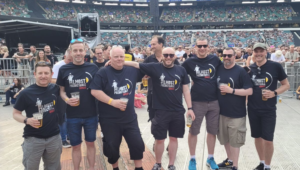 Last gig of the #DepecheMode tour tonight. So far Dublin, London, Berlin, Glasgow, Dublin and Lisbon have been amazing. I think we are in for a special night at <a href="/LANXESSarena/">LANXESS arena</a> in Cologne.