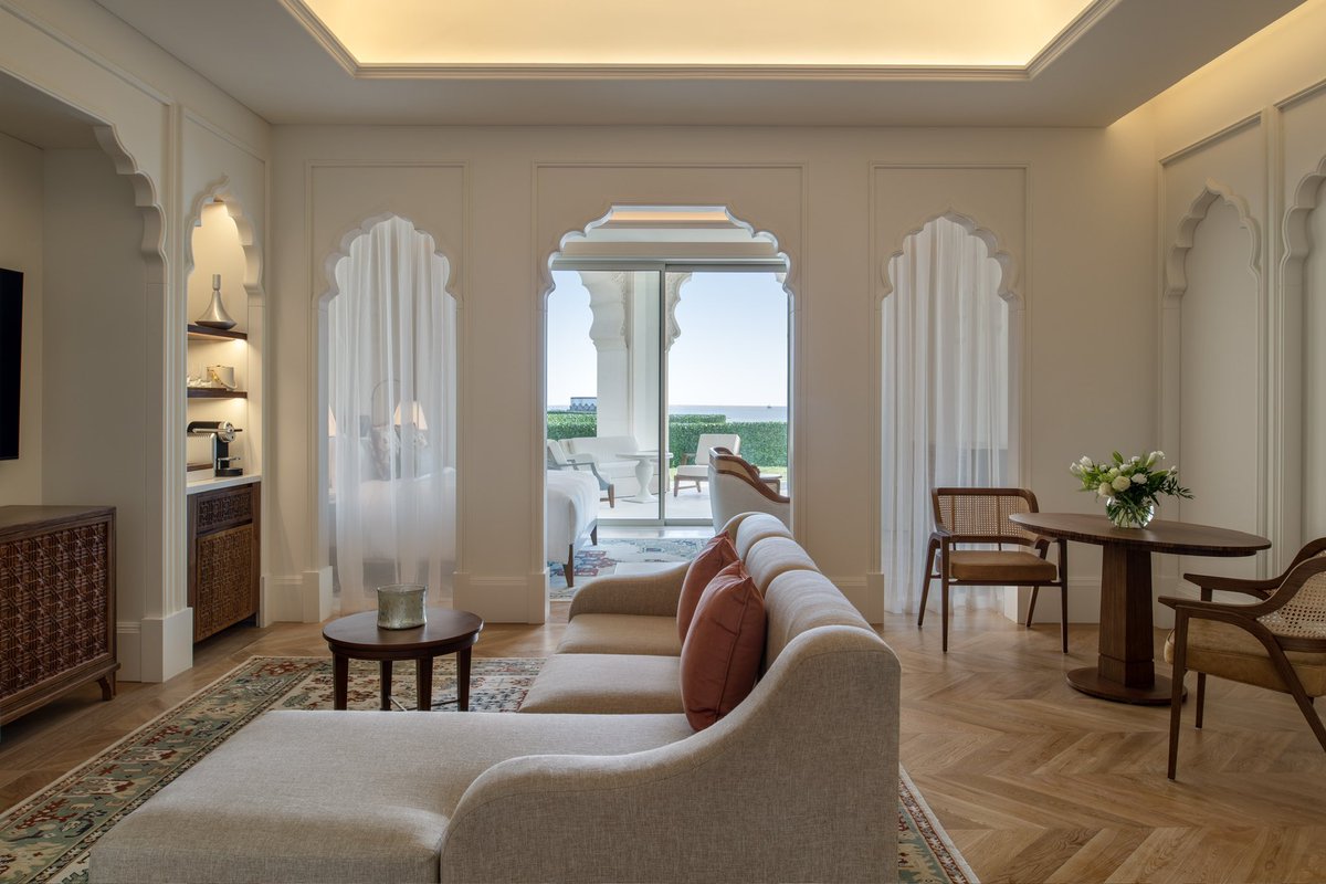 Book now your Eid staycation with a breathtaking sea view that you can overlook from the comfort of your room!