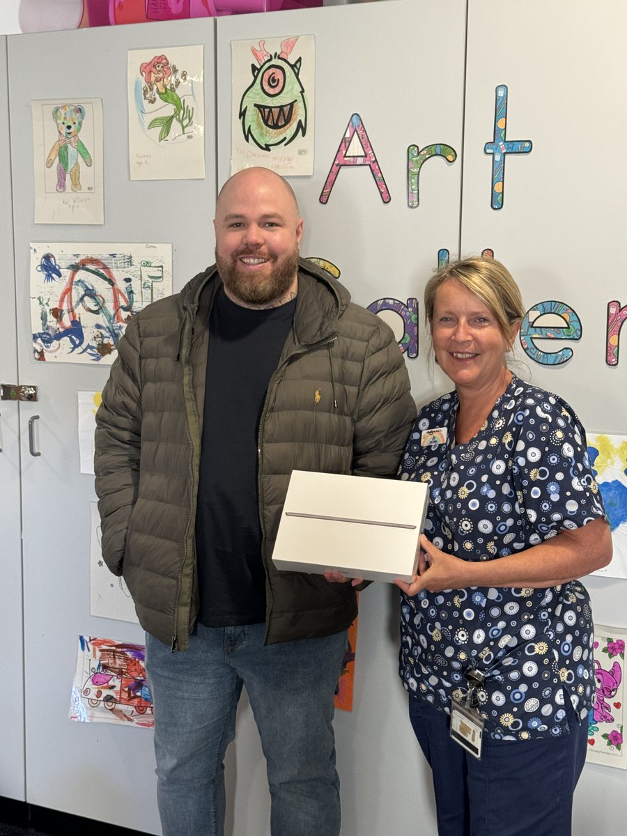 🎁Generous Ward Donation🎁 A big thank you to Matthew Colley, Director of All Star Prizes for their donation of an Apple iPad to the Children’s Ward🌟 This gift will enhance entertainment options for our patients during their stay. We appreciate your kindness & support🙏