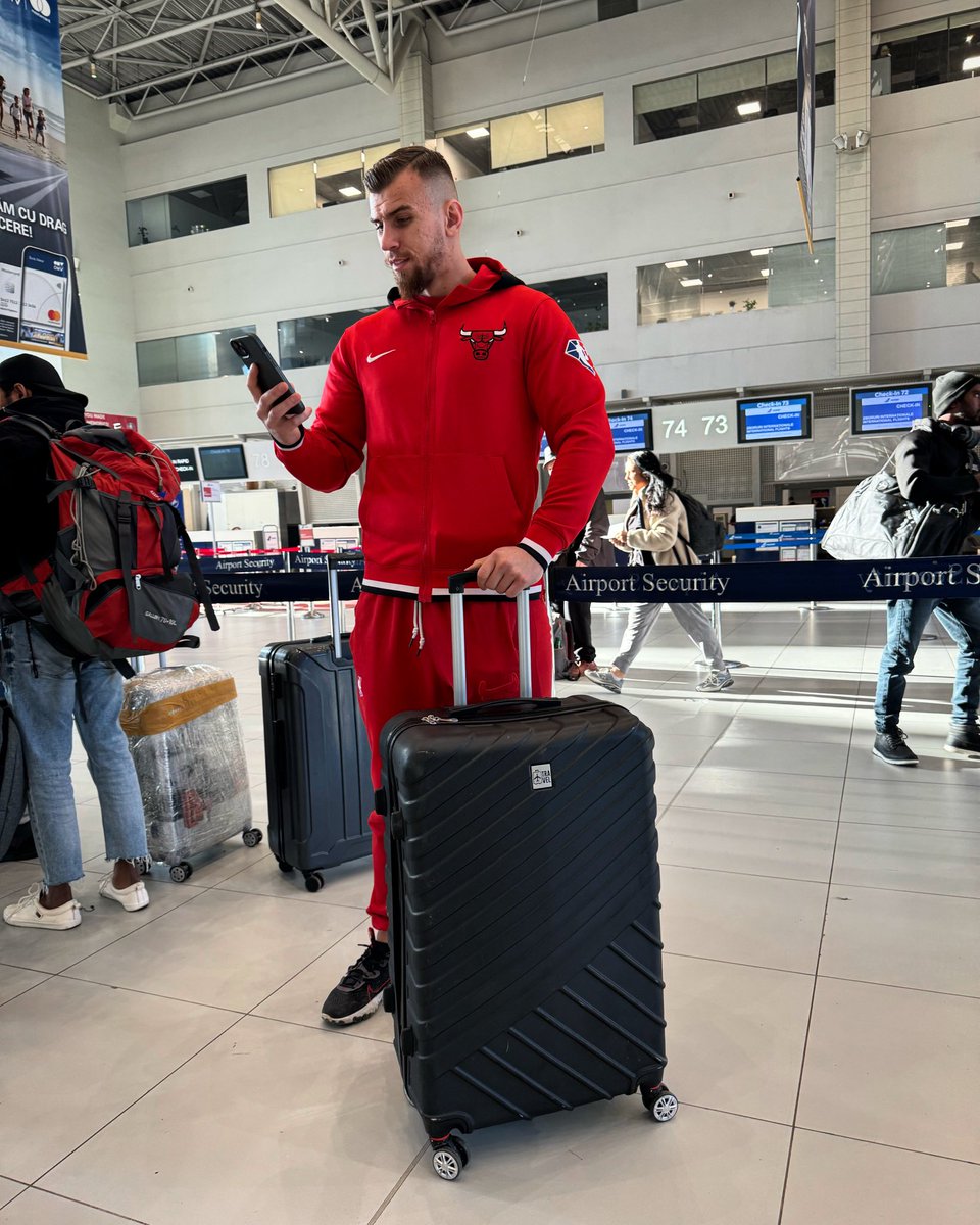 StefanLatescu's tweet photo. On the way to @tigermuaythai &amp; MMA Training Camp, Phuket, Thailand! 🔝🌍👑🔥#goldenboy #glory #strong #thailanda #metalmorphosegym🏋️‍♂️ #vitabolic https://t.co/D3VchR5PC3