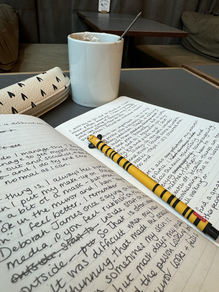 Writing my next blog about #melanoma and mental health. It’s one I have been thinking about for ages but not felt able to over the last few weeks. The little bumblebee pen is helping! 🐝 and so is the hot chocolate! #cancer #stage4 #writing #memoir #hope