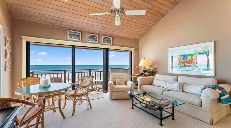 #Home of the Day! Nestled on the coast with #stunningviews of the Atlantic Ocean in Stuart, Florida, we can’t imagine a more enchanting #beachfront #property.

📍#Stuart #Florida
🏘 3 Beds, 3 Baths, 2,647 square feet

Debra Duvall | (772) 288-9020| bit.ly/3U5RdPw