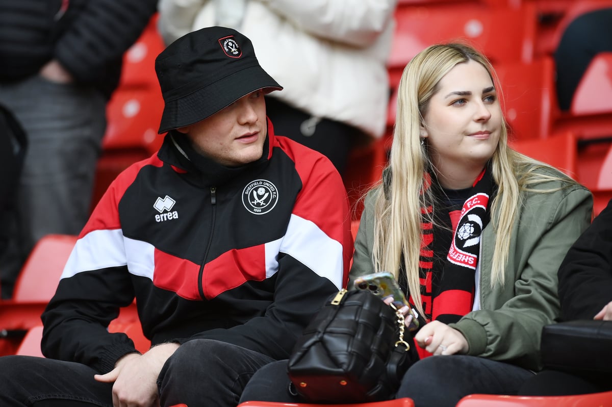 Spot a Sheffield United supporter you know in these cracking fan photos from Liverpool, Chelsea clashes dlvr.it/T5DswW