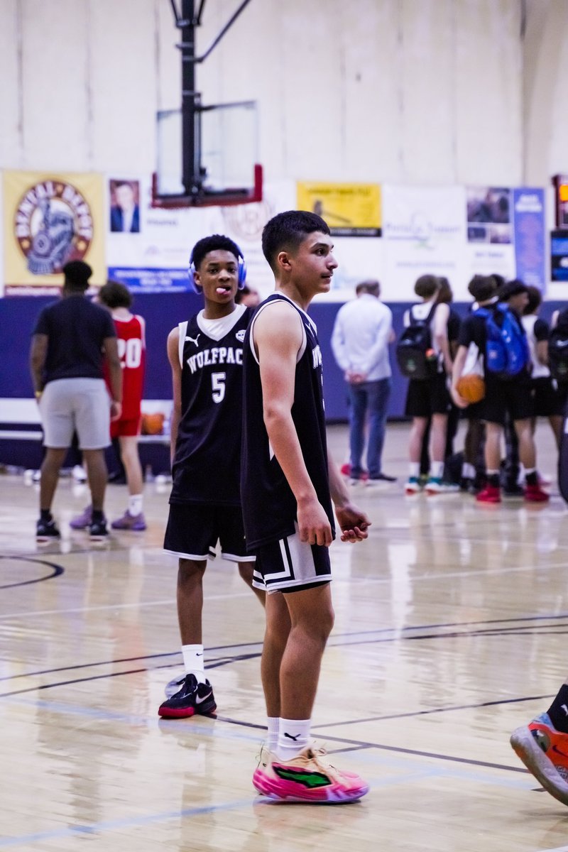 WorldOfHighlig3's tweet photo. Carlos Carrillo📈📈 
 Carlos has a consistent jumper. His defense Makes it hard for offensive players to get to the other side of the court. Carlos is unselfish. https://t.co/ceGLVOhy5G