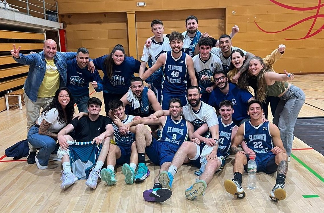 AESANTANDREUNAT's tweet photo. Important victòria ahir del Sènior A masculí a, domicili del @CastellarCB. Som-hi SAN!!! #socblau #socSAN https://t.co/DfbugJMQr8