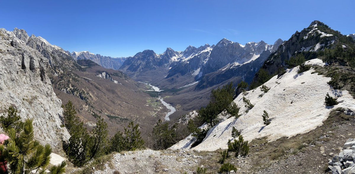 Feet are aching like hell after a 7-hour, 15km hike from Valbona to Theth but wow, absolutely worth it 🙌🏻

Incredible hike with a great bit of adventure along the way, loved it 🥾 🏔️ 

#Albania #accursedmountains #theth #valbona #travelblog