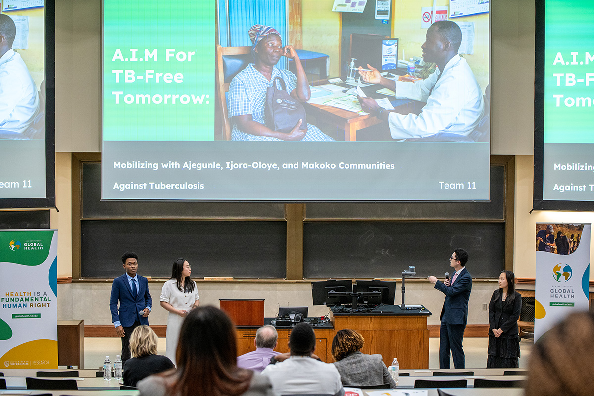Hosted by @ndeckinstitute, @NotreDame's Global Health Case Competition welcomed students from across campus to prepare presentations on one of the world’s most pressing #globalhealth challenges: tuberculosis. #endTB #globalhealthresearch Read more here: globalhealth.nd.edu/news-events/ne…