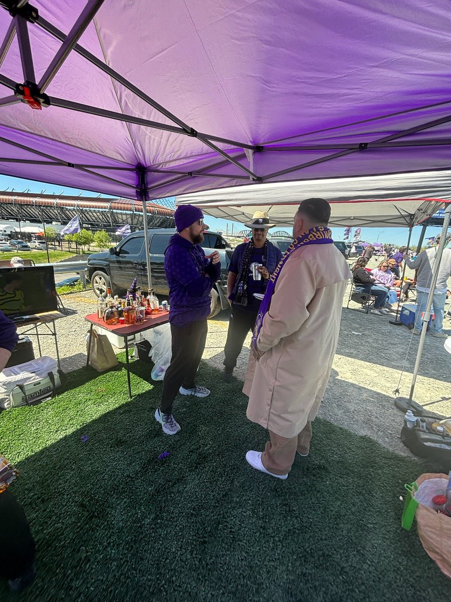LouCityPurplePeople tweet media