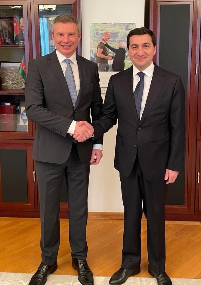 Working meetings with Assistant of the President of 🇦🇿 @HikmetHajiyev is not only an opportunity to discuss and resolve urgent issues of bilateral agenda, but also a sincere mutual desire to strengthen the 🇺🇦🇦🇿 strategic partnership with concrete actions and ambitious projects