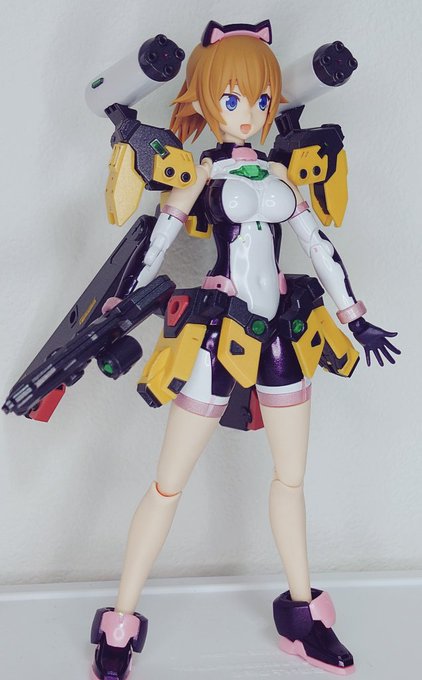 黒点消せたからついでに撮影
流行りの輪状のハイライト作れるぐらいにはボディはテカテカ 