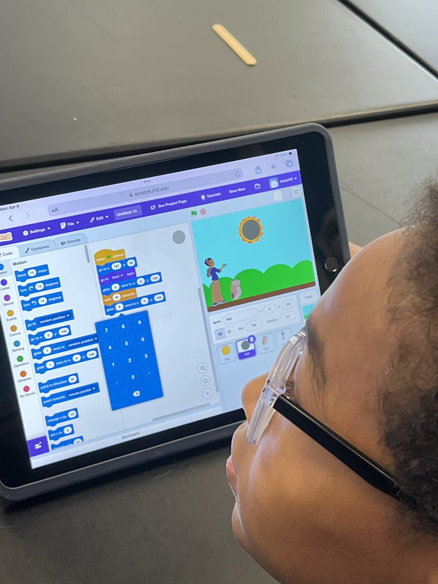 AlisonChaplar's tweet photo. #Eclipse2024 with 5th graders at Smith Street School. Coding our eclipse on @scratch @UniondaleUFSD https://t.co/yeBT5S8yID