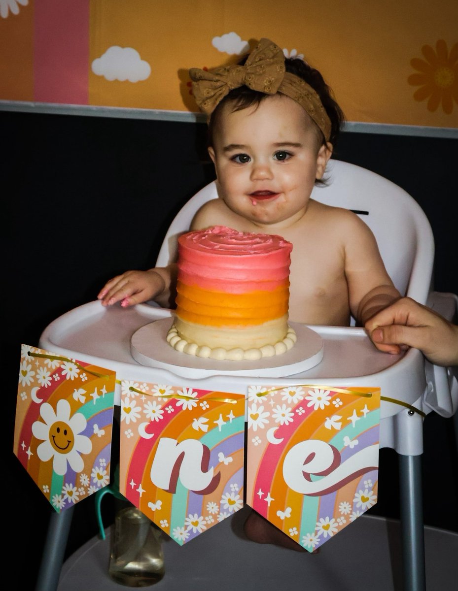 lafollettegm's tweet photo. We had the best day celebrating sweet Isla 😍 https://t.co/NMjsp1A1BK