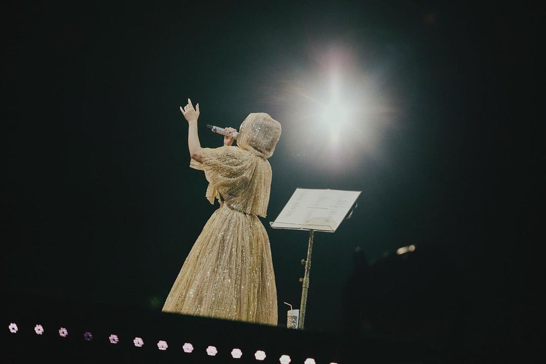 26年前、孤独を歌って沢山の時代と歴史作って、どんな時も自分を貫いて走り続けて、25周年で全国回って沢山の人を救ってきた人が26周年の今日くらい自分で自分の事褒めたり労ったりおめでとうって思ってもいいのにTAにおめでとうって言っちゃう人。

どんな時も浜崎あゆみで居続けてくれてありがとう。