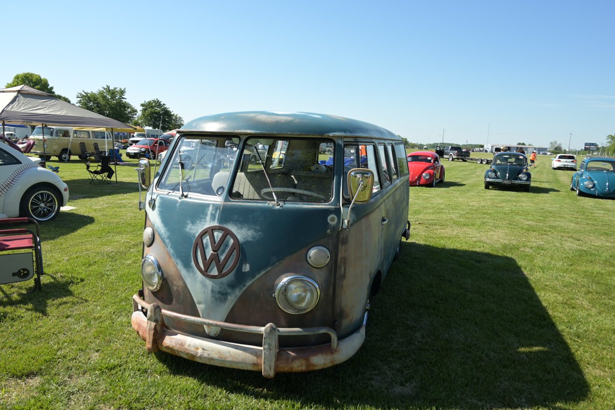 acvwpassion's tweet photo. Check out this awesome bus for #SplitWindowSunday #ACVWPassion #ACVW https://t.co/52IIm3xuL2