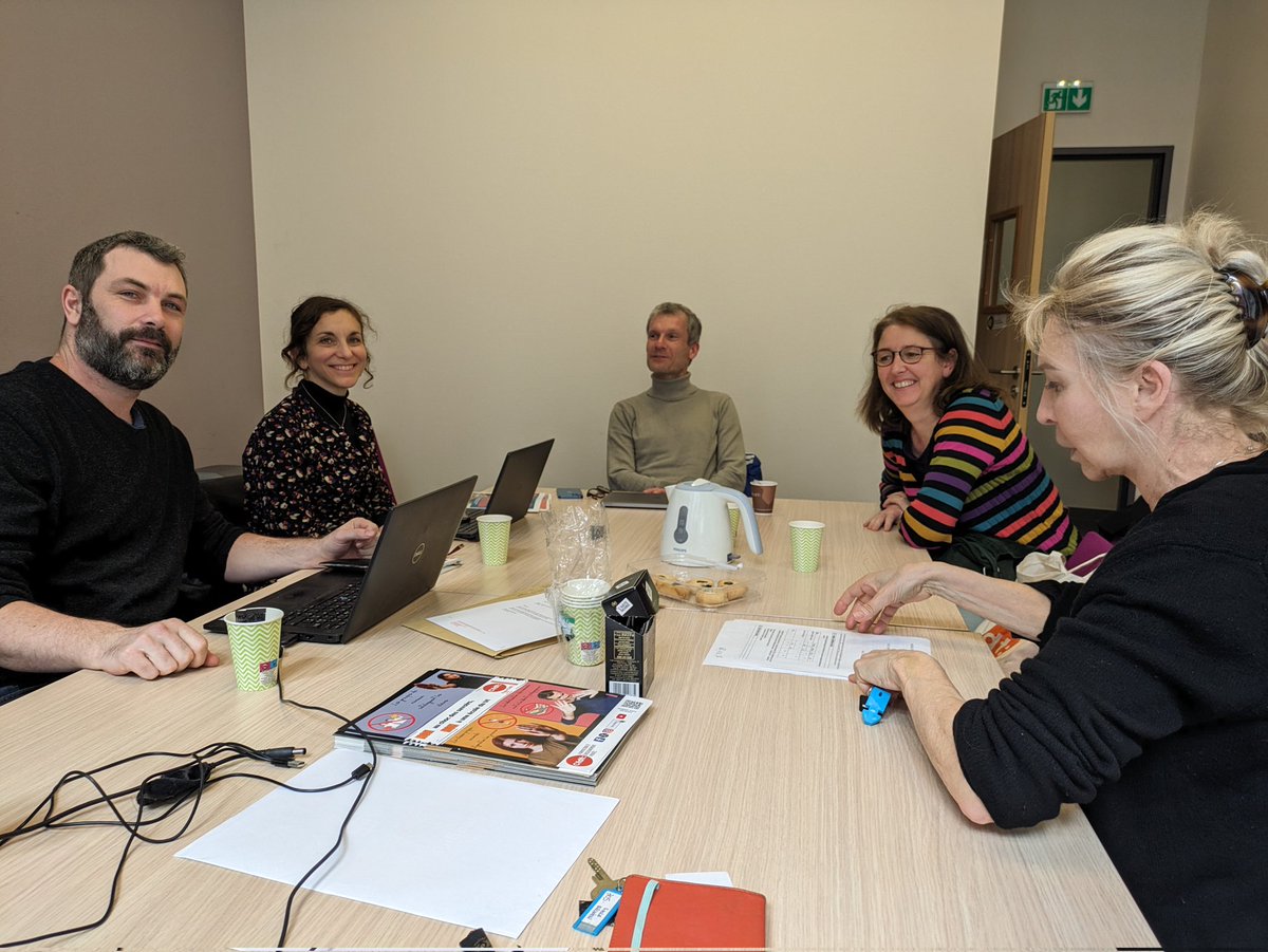 [VISITE DE TERRAIN - OPÉRATION HORS CONTRAT AU @SPEP_CFDT - @FepCFDT #Paris] L'équipe, pilotée d'une main de fer par Judith Volcot , a saisi les enjeux : 40% des salariés de la branche EPI se trouvent en Île de France. @CFDT @EmmanuelDrouin1 @CFDTCadres @lrtmahieu @CFDT_IDF