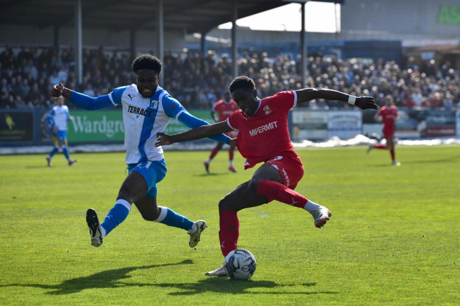 Williams Kokolo yet to discuss his future with Swindon Town dlvr.it/T5DWPD