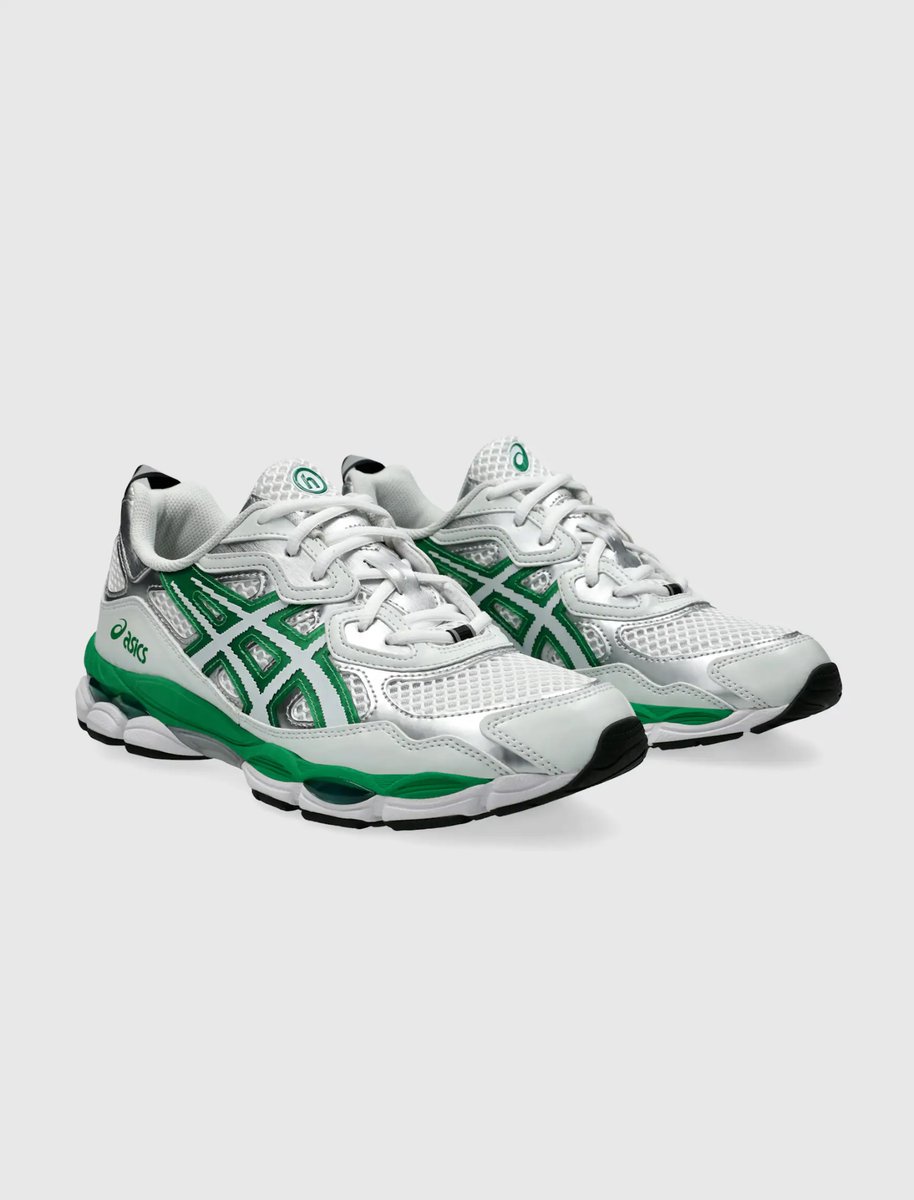 SNKR_TWITR tweet media