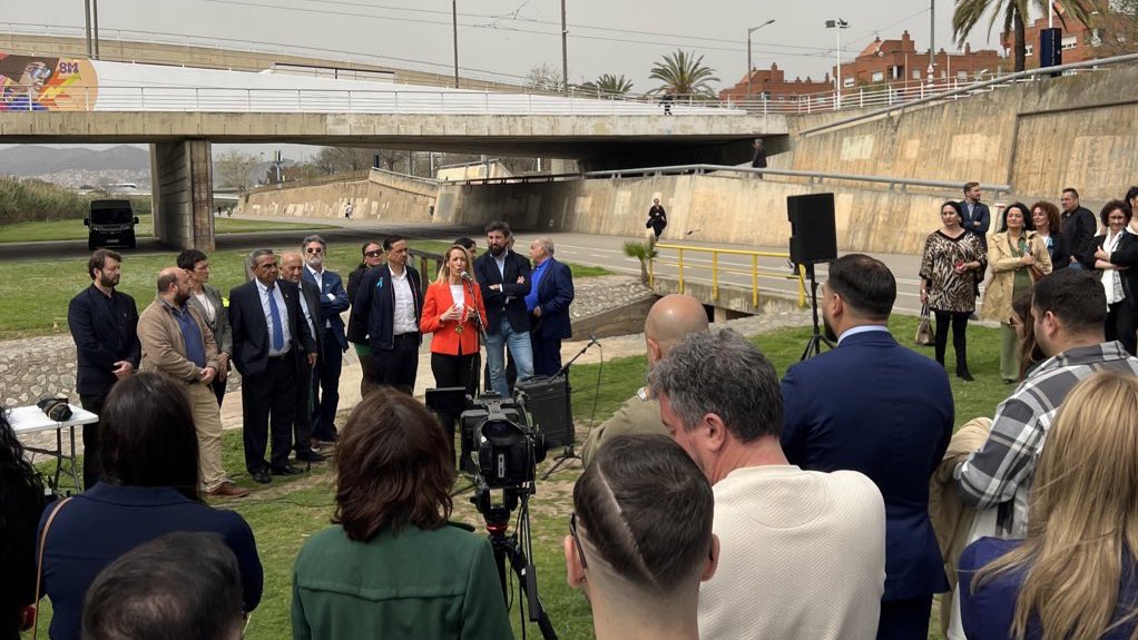 Commemorem el #DiaPobleGitano i reivindiquem la seva valuosa aportació social i cultural a Barcelona, com la llengua romaní o la rumba catalana. Des de l’@bcn_ajuntament, compromesos amb la comunitat gitana, treballem per a la preservació i difusió de la seva riquesa cultural.