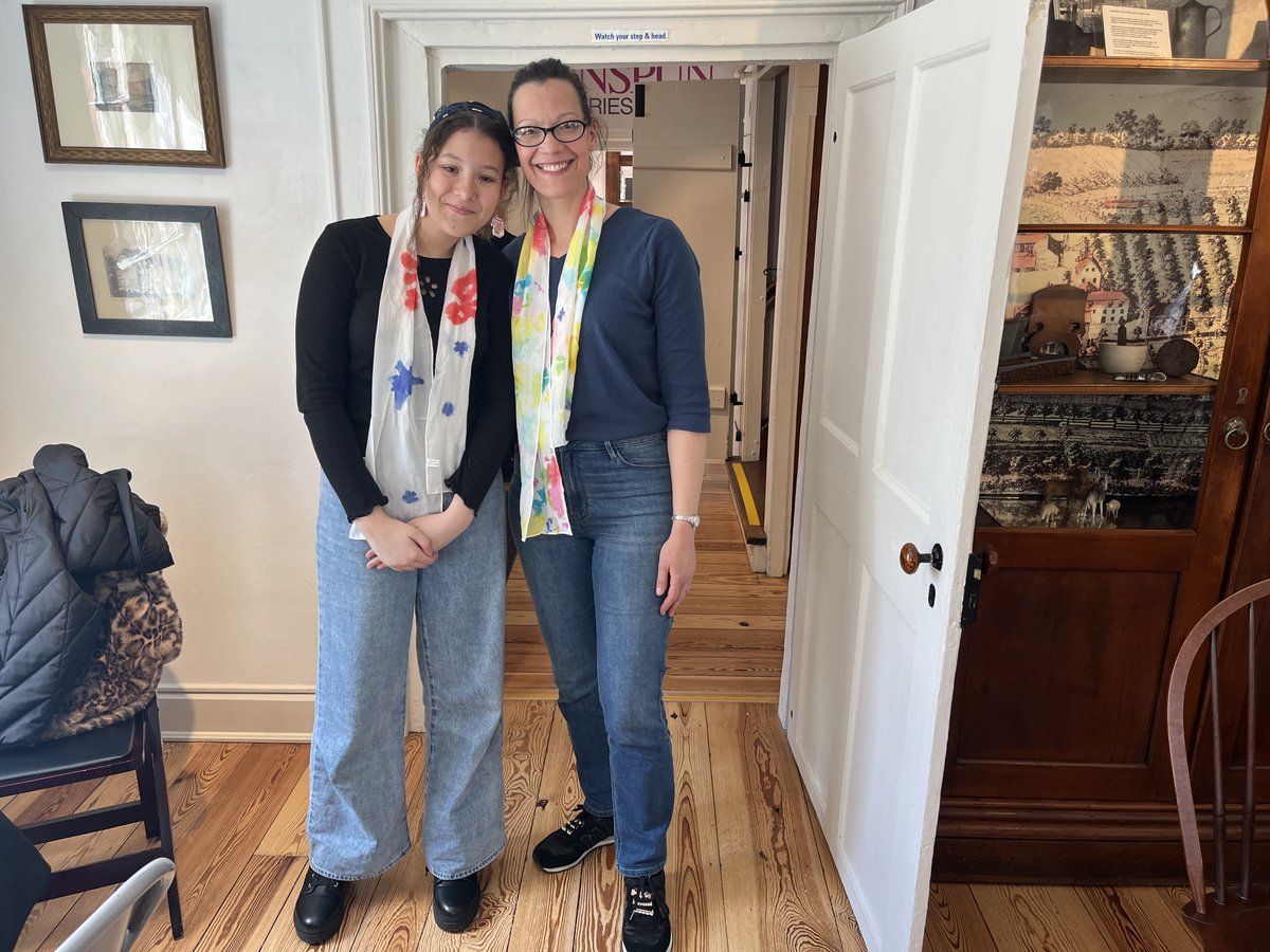 HistoricBeth's tweet photo. We held our April #FreeSunday program yesterday - participants took part in making their own customized silk scarf & decorative silk paper.
Free Sundays are funded through the Jones Children Fund. More information: https://t.co/AljWUy5QP3 🌎 #ExploreBethlehemHBMS (1/2) https://t.co/xXfUfxpyH1