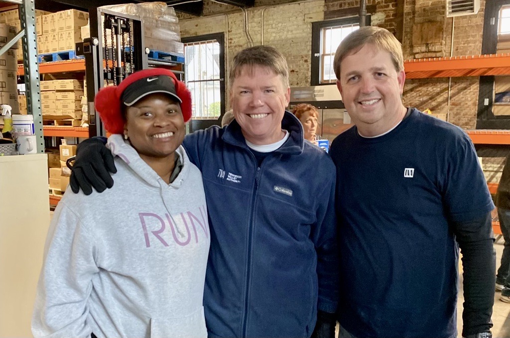 TVA_TomS's tweet photo. Today, @BertRobinson steps into his new role as TVA East Regional Executive. Those who've worked with him know his immense impact. 🤝

Share 𝘆𝗼𝘂𝗿 stories about how Bert's leadership and engagement has made a difference and driven progress! 

🔗https://t.co/J4LacHH7B4 https://t.co/GmhLOTBvGr