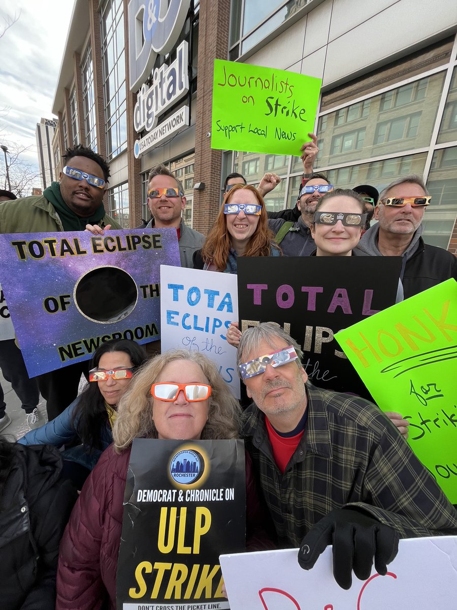 The journalists of @DandC have had enough. We want fair wages. We want negotiations in good faith. We want moves that take our profession seriously. Investing in local journalism means investing in local journalists, @Gannett. #faircontractnow #totaleclipseofthenews