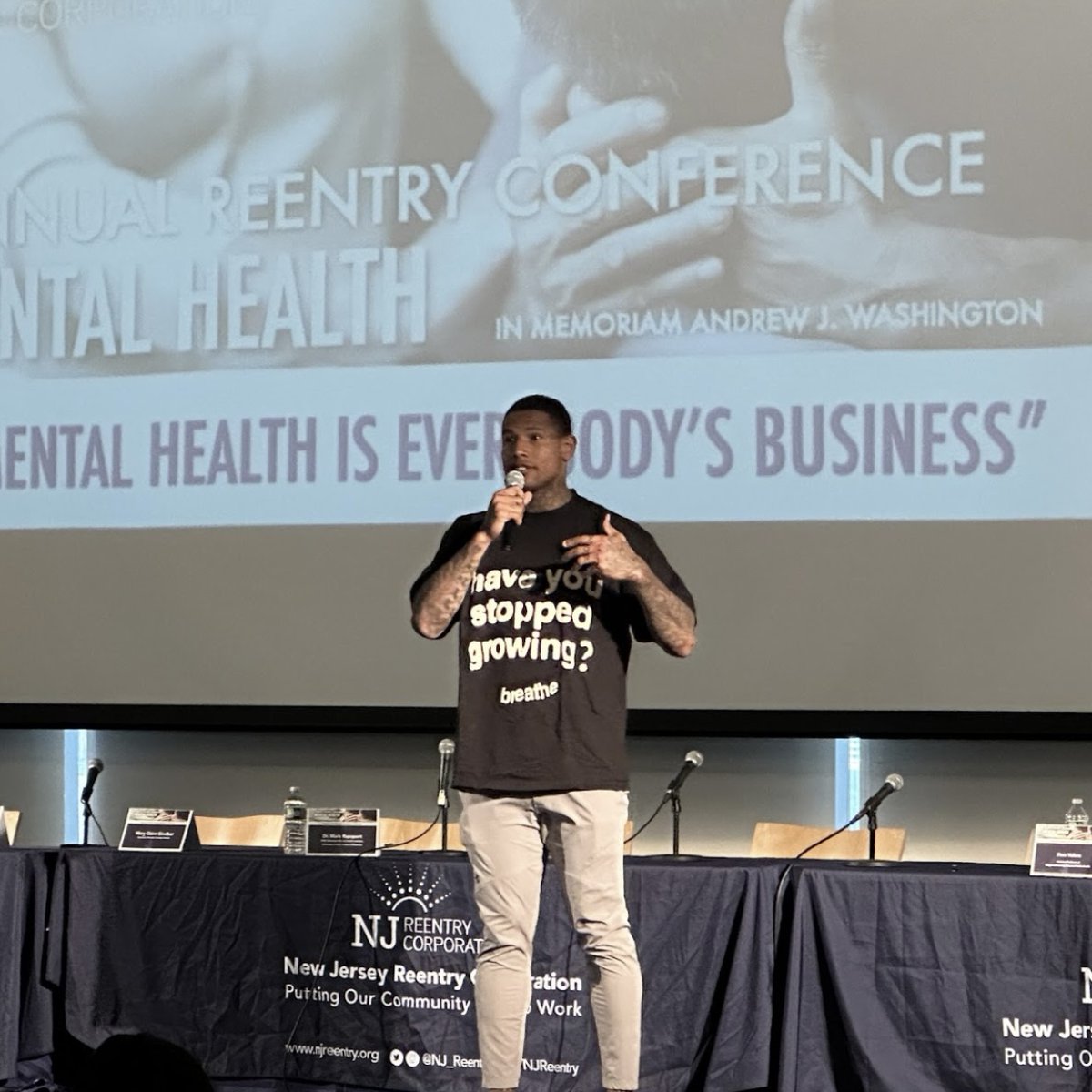 Chris recently attended the annual NJ Reentry Conference - this year the focus was mental health, especially for those in the Reentry community. Darren Waller, Pro Football Tight End was one of the speakers. @nj_reentry 💙🏈