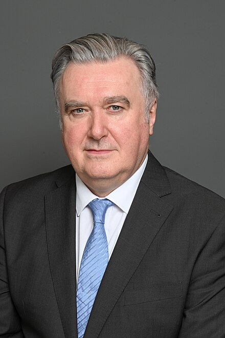 31.
John Nicolson SNP - another who remains silent it seems on the issue of increased fees for foreign spouses to live with partners in the UK
Partner - long-term partner Juliano Zini ?
#ToriesOut641 #GTTONow 
Please sign and share 
 petition.parliament.uk/petitions/6526…