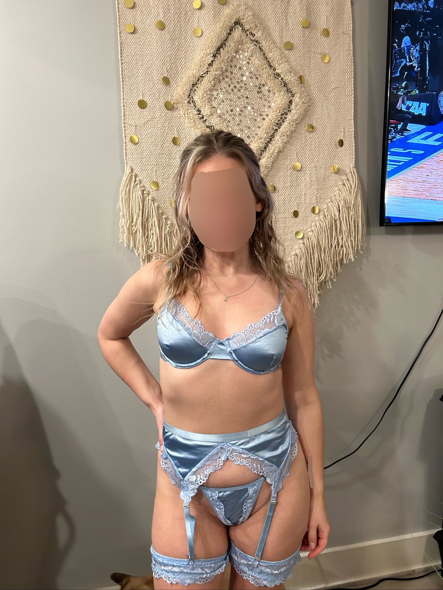 Tiny_Princessxo's tweet photo. Only 9 fans away from 200! Subscribe now and tell me you came from Twitter for a free snippet and set of photos with me in this lingerie! Only $3.20!🥹 https://t.co/i2QEdck3bx