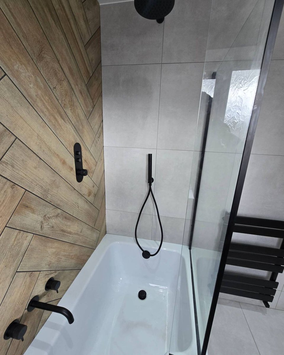 easy_bathrooms's tweet image. Step into pure relaxation with this stunning bathroom renovation by @karinexhomeimprovementsltd ✨ From the crisp, clean color palette to the luxurious finishes, this space is the ultimate oasis 🛁✨ 

easybathrooms.com

#easybathrooms #bathroomreno #bathroomrenovation