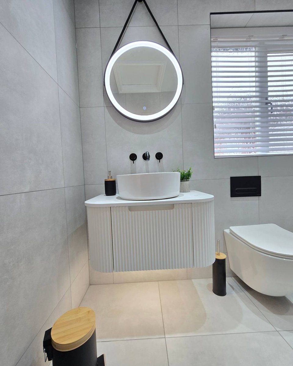 easy_bathrooms's tweet image. Step into pure relaxation with this stunning bathroom renovation by @karinexhomeimprovementsltd ✨ From the crisp, clean color palette to the luxurious finishes, this space is the ultimate oasis 🛁✨ 

easybathrooms.com

#easybathrooms #bathroomreno #bathroomrenovation