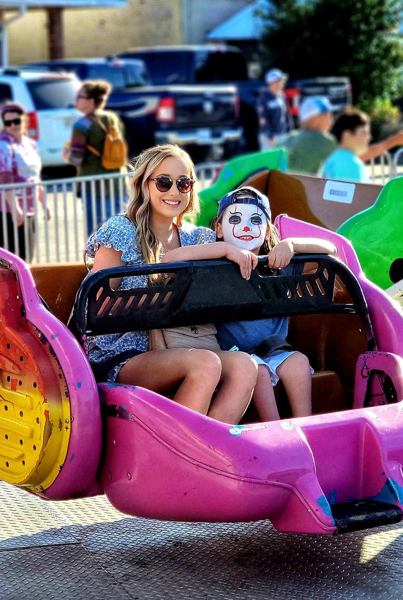 All aboard!🚂Join us for the #LouisianaRailroadDays Festival in DeQuincy from April 11-13 for three days packed with mouthwatering eats, crafts, carnival rides, a parade, and live entertainment! 🔗More info: bit.ly/3NPu92j