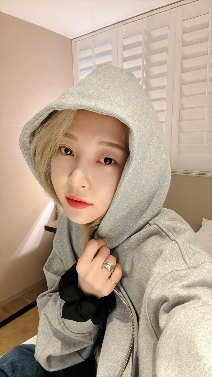 yongsun2da's tweet image. so different vibe