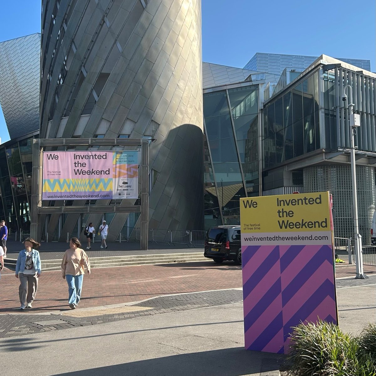 Don't miss out on volunteering at this exciting festival! We’re looking for a team of amazing volunteers to bring their energy and enthusiasm to the huge upcoming We Invented The Weekend festival taking place at Salford Quays on the 15th and 16th June😊 lght.ly/om14fhe