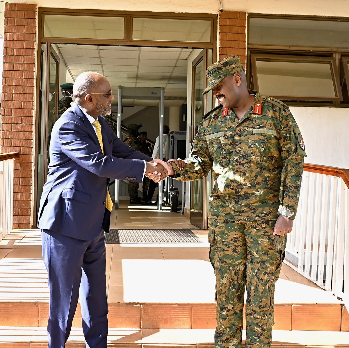 Update: Gen Kainerugaba Meets Uganda’s Permanent Representative to the UN kampalapost.com/content/gen-ka…