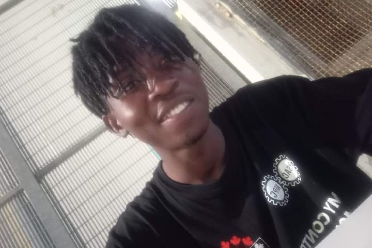 «Se muoio riportate il mio corpo in Guinea»
Dopo il suicidio nel #CPR di Roma il corpo di Ousmane Sylla torna finalmente a casa

di Redazione
meltingpot.org/2024/04/se-muo…